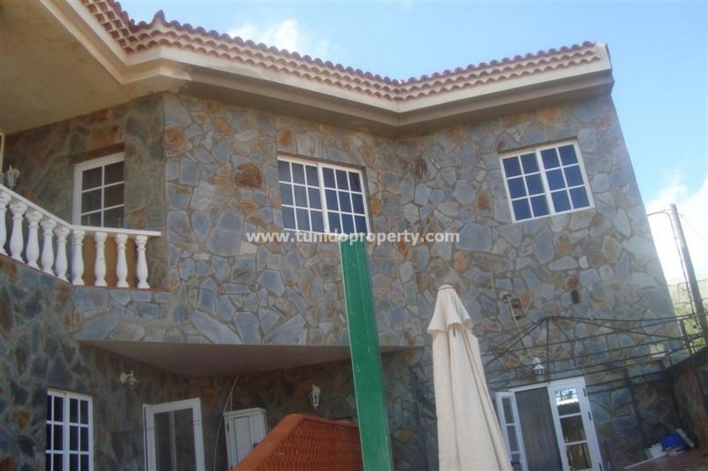 Villa a Arona, Tenerife, Spagna 9 camere da letto, 330 mq. N° 24344