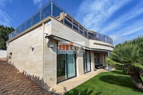 Villa for sale in Tossa de Mar, Girona, Spain 5 bedrooms, 425 sq.m. No. 16684 - photo 29
