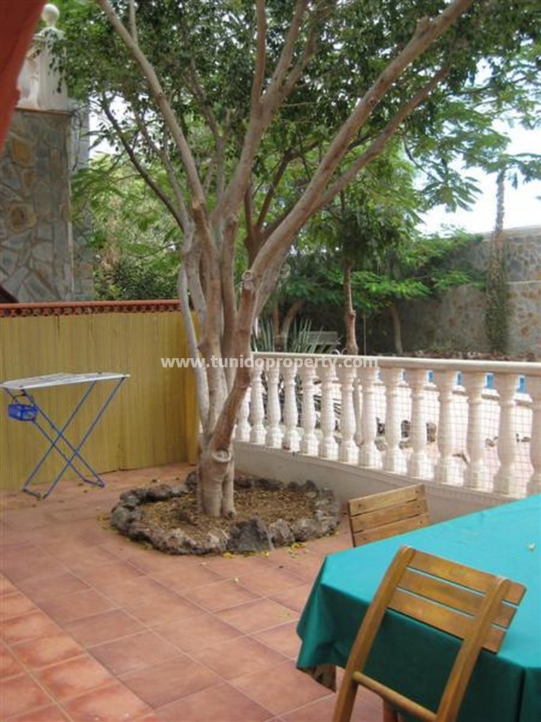 Villa a Arona, Tenerife, Spagna 9 camere da letto, 330 mq. N° 24344