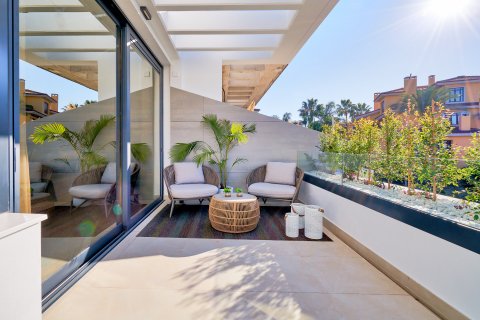Villa for sale in Marbella, Malaga, Spain 3 bedrooms, 437 sq.m. No. 21038 - photo 27