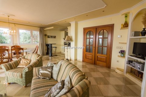 Villa for sale in Lloret de Mar, Girona, Spain 4 bedrooms, 309 sq.m. No. 21183 - photo 11