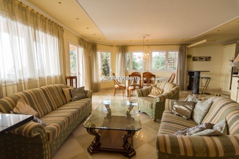 Villa for sale in Lloret de Mar, Girona, Spain 4 bedrooms, 309 sq.m. No. 21183 - photo 10