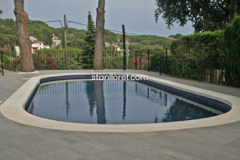 Villa for sale in Lloret de Mar, Girona, Spain 4 bedrooms, 300 sq.m. No. 21185 - photo 27