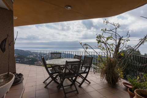 Villa for sale in Lloret de Mar, Girona, Spain 4 bedrooms, 309 sq.m. No. 28580 - photo 10