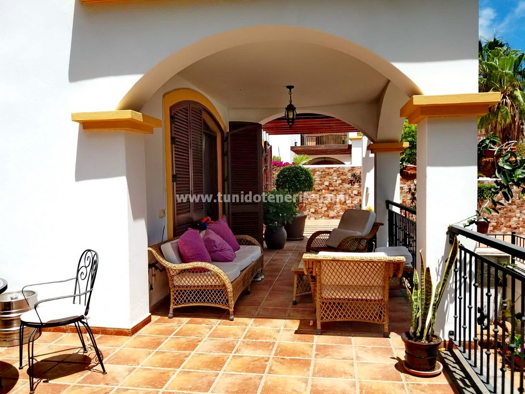 Villa en Torviscas, Tenerife, España 5 dormitorios, 512 m2 No. 24517