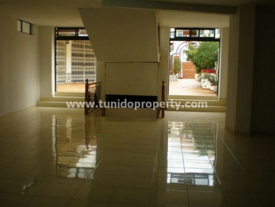 Commercial property à Los Cristianos, Tenerife, Espagne 800 m2 No. 24324