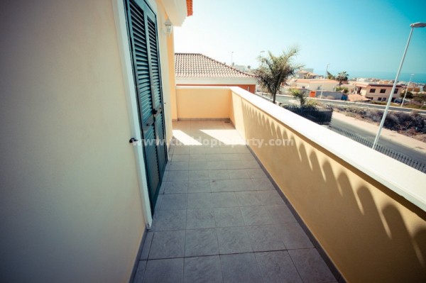 Villa in Callao Salvaje, Tenerife, Spain 4 bedrooms, 170 sq.m. No. 24278