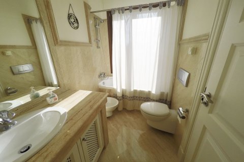 Apartment for sale in Marbella, Malaga, Spain 3 bedrooms, 250 sq.m. No. 20856 - photo 12