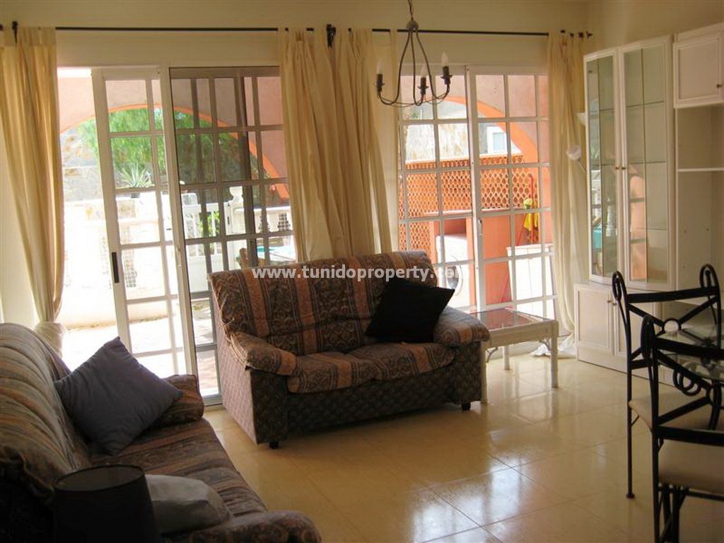 Villa a Arona, Tenerife, Spagna 9 camere da letto, 330 mq. N° 24344