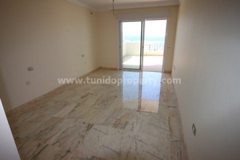 Apartment for sale in Acantilado De Los Gigantes, Tenerife, Spain 2 bedrooms, 90 sq.m. No. 24302 - photo 4