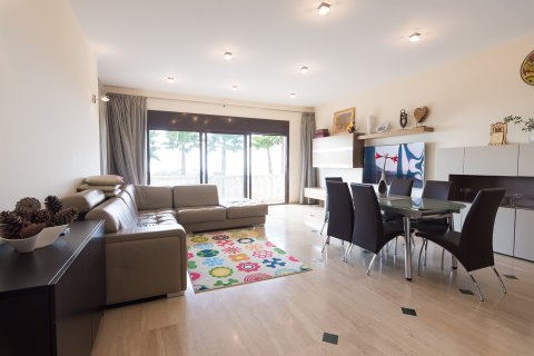 House for sale in Lloret de Mar, Girona, Spain 4 bedrooms, 330 sq.m. No. 28569 - photo 8