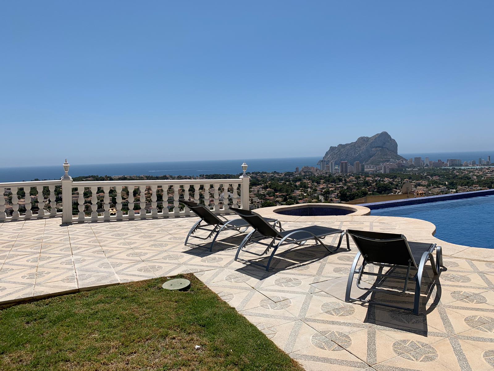 Villa i Calpe, Alicante, Spanien 4 sovrum, 380 kvm. Nr. 24997