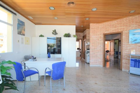 Commercial property for sale in Campoamor, Alicante, Spain 2 bedrooms, 93 sq.m. No. 19401 - photo 3