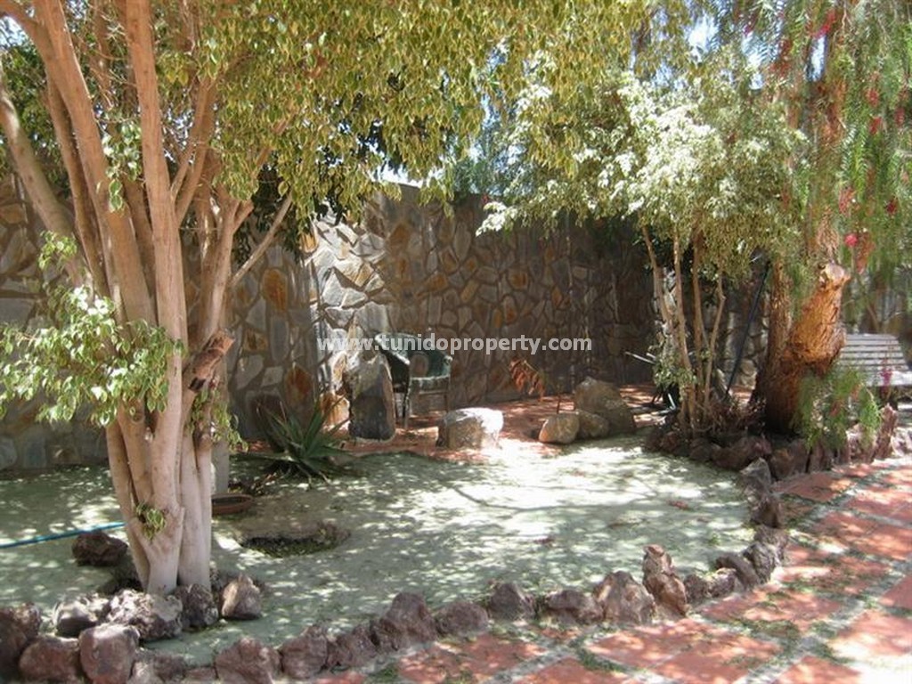 Villa a Arona, Tenerife, Spagna 9 camere da letto, 330 mq. N° 24344