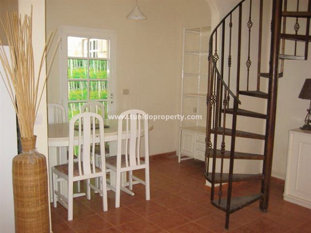Villa a Arona, Tenerife, Spagna 9 camere da letto, 330 mq. N° 24344