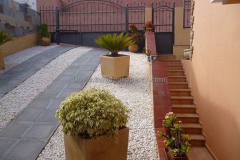 Villa for sale in Torviscas, Tenerife, Spain 4 bedrooms, 400 sq.m. No. 24286 - photo 2