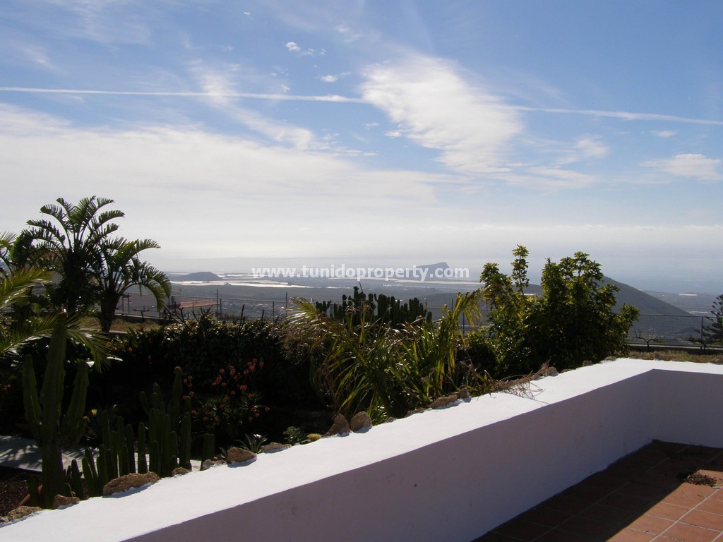 Villa in San Miguel de Abona, Tenerife, Spain 2 bedrooms, 2900 sq.m. No. 24355