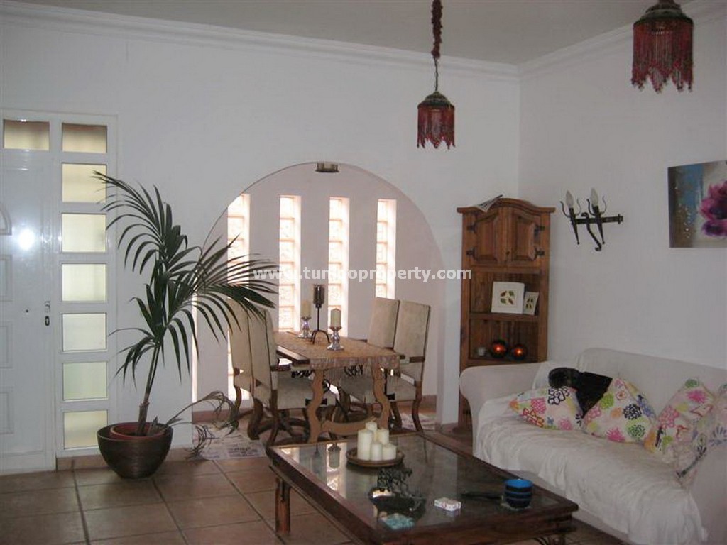 Villa a Arona, Tenerife, Spagna 9 camere da letto, 330 mq. N° 24344