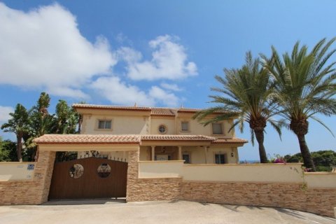 Villa for sale in Calpe, Alicante, Spain 4 bedrooms, 635 sq.m. No. 24946 - photo 1