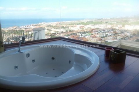 Villa for sale in Torviscas, Tenerife, Spain 4 bedrooms, 690 sq.m. No. 24291 - photo 20