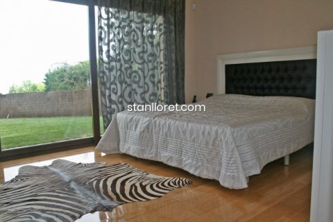 Villa for sale in Lloret de Mar, Girona, Spain 4 bedrooms, 300 sq.m. No. 21185 - photo 14