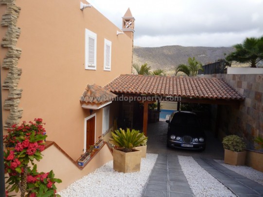 Villa a Torviscas, Tenerife, Spagna 4 camere da letto, 400 mq. N° 24286