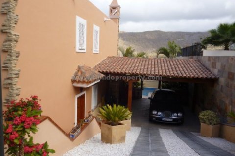 Villa for sale in Torviscas, Tenerife, Spain 4 bedrooms, 400 sq.m. No. 24286 - photo 13