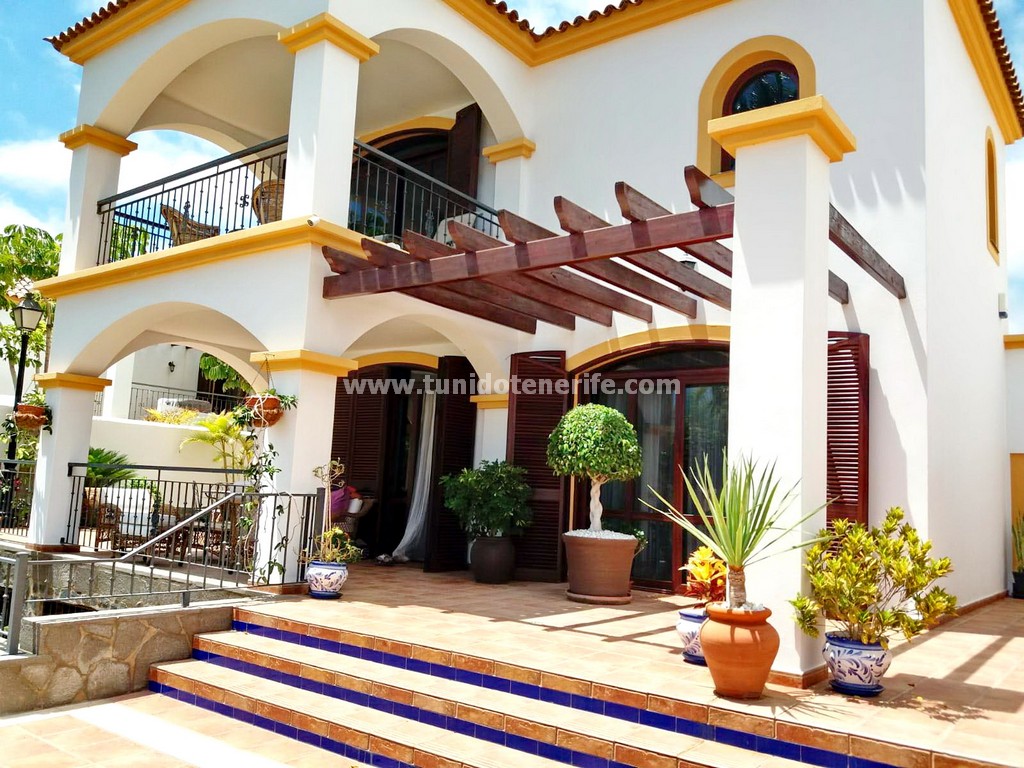 Villa en Torviscas, Tenerife, España 5 dormitorios, 512 m2 No. 24517