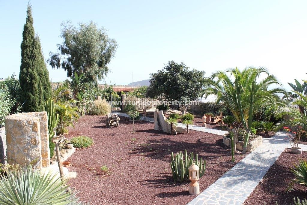 Villa in San Miguel de Abona, Tenerife, Spain 2 bedrooms, 2900 sq.m. No. 24355