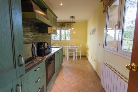 Villa for sale in Lloret de Mar, Girona, Spain 4 bedrooms, 309 sq.m. No. 28580 - photo 2