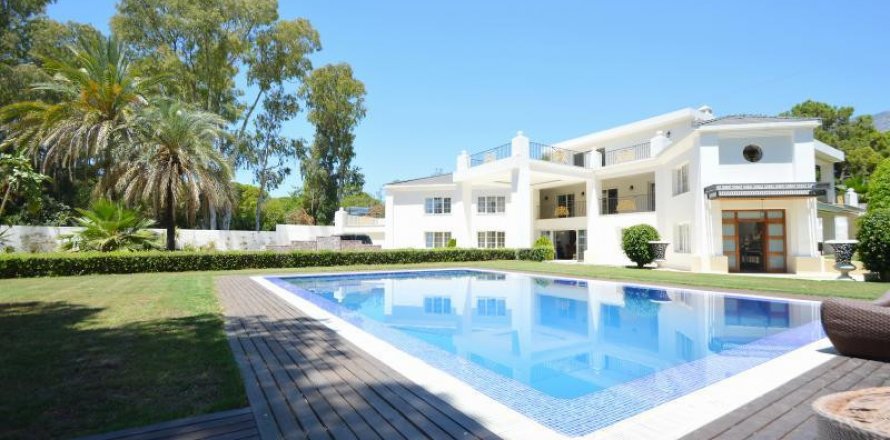 Villa in Marbella, Malaga, Spain 6 bedrooms, 2644 sq.m. No. 20910