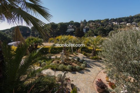 Villa for sale in Blanes, Girona, Spain 4 bedrooms, 455 sq.m. No. 21184 - photo 5