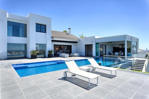 Villa for sale in Benahavis, Malaga, Spain 5 bedrooms, 610 sq.m. No. 21019 - photo 4