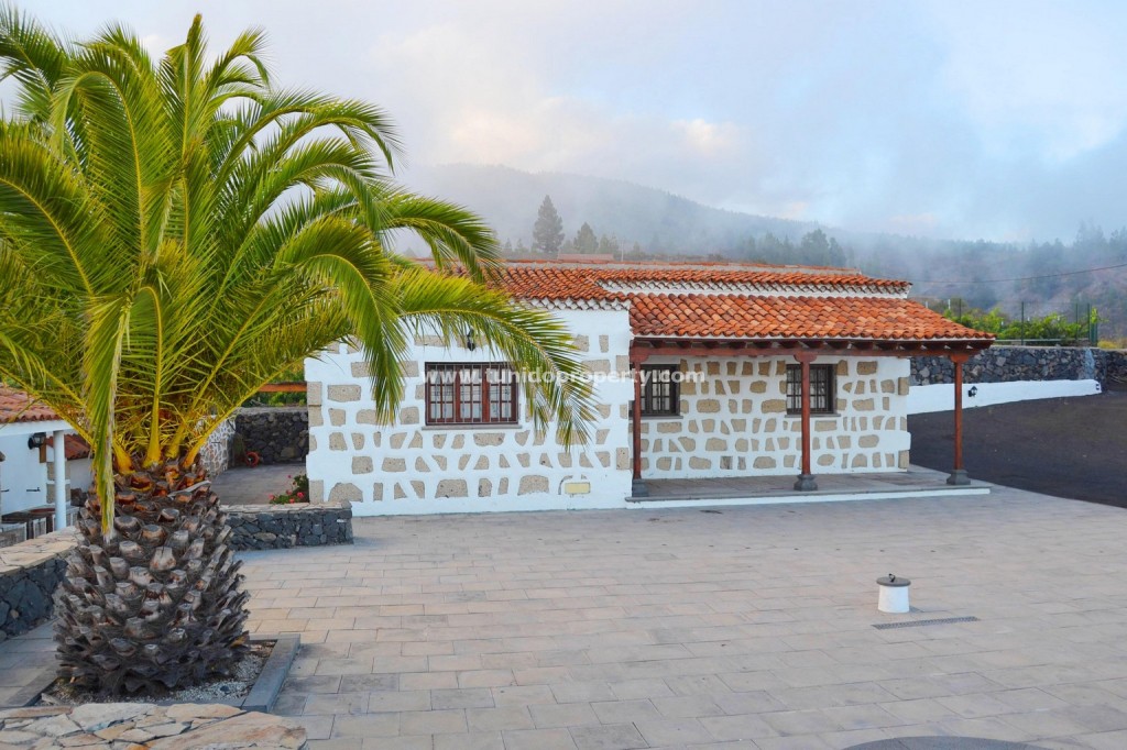 Finca in Granadilla de Abona, Tenerife, Spain 2 bedrooms, 80 sq.m. No. 24367