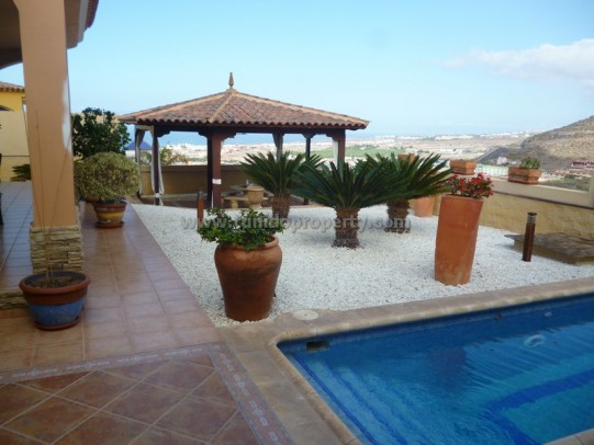 Villa a Torviscas, Tenerife, Spagna 4 camere da letto, 400 mq. N° 24286