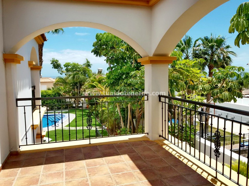 Villa en Torviscas, Tenerife, España 5 dormitorios, 512 m2 No. 24517