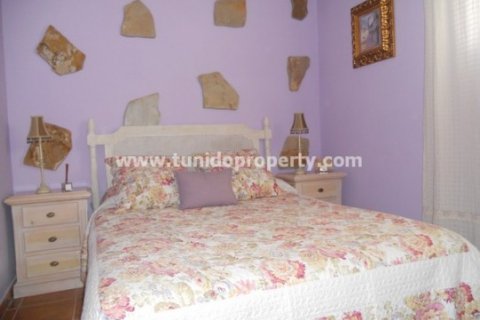 Villa for sale in Arico, Tenerife, Spain 5 bedrooms, 295 sq.m. No. 24329 - photo 10