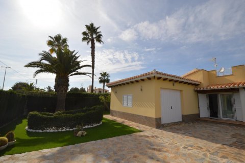 Villa for sale in Cabo Roig, Alicante, Spain 3 bedrooms, 186 sq.m. No. 19190 - photo 3