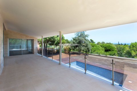 Villa for sale in Cabrera de Mar, Barcelona, Spain 4 bedrooms, 456 sq.m. No. 21186 - photo 4