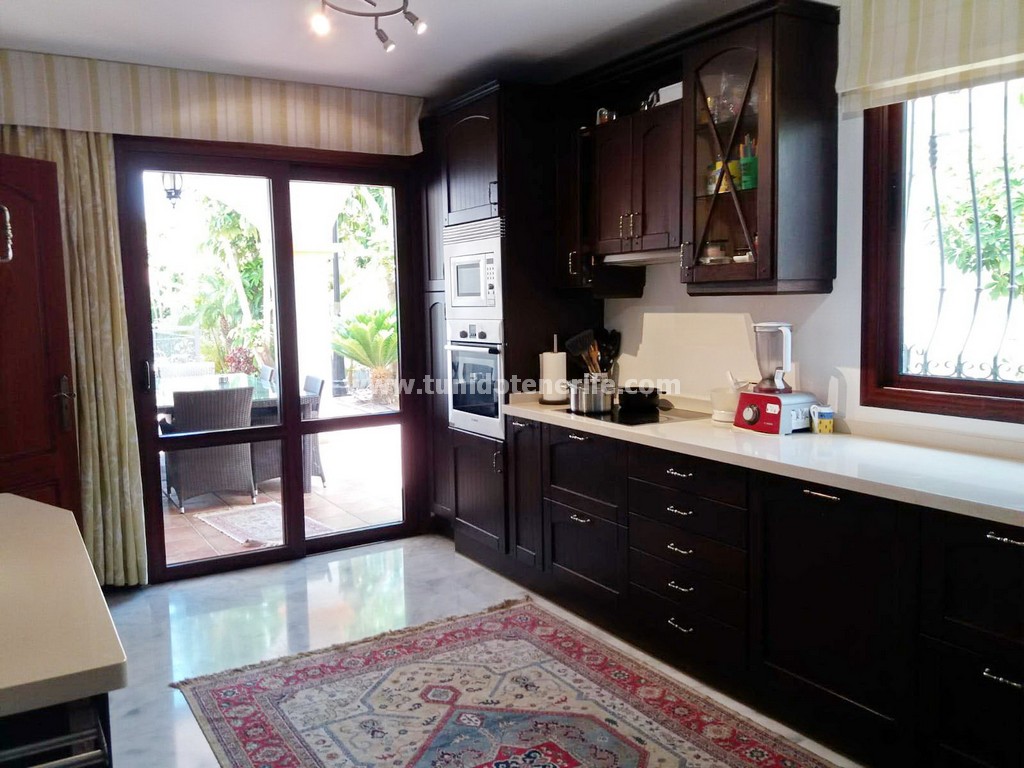 Villa en Torviscas, Tenerife, España 5 dormitorios, 512 m2 No. 24517