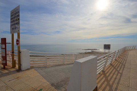 Townhouse for sale in Campoamor, Alicante, Spain 4 bedrooms, 150 sq.m. No. 19381 - photo 2