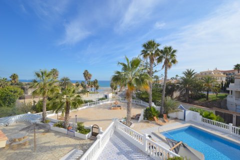 Villa for sale in Playa Flamenca II, Alicante, Spain 3 bedrooms, 180 sq.m. No. 19298 - photo 2