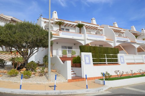 Townhouse for sale in Campoamor, Alicante, Spain 4 bedrooms, 150 sq.m. No. 19381 - photo 5