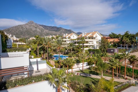 Penthouse for sale in Marbella, Malaga, Spain 3 bedrooms, 205 sq.m. No. 20886 - photo 1
