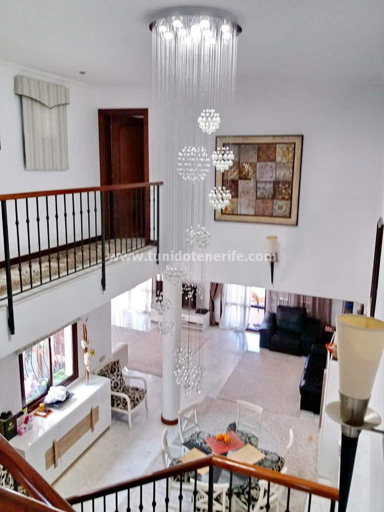 Villa en Torviscas, Tenerife, España 5 dormitorios, 512 m2 No. 24517