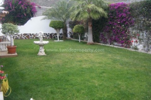 Villa for sale in Valle de San Lorenzo, Tenerife, Spain 3 bedrooms, 257 sq.m. No. 24288 - photo 4