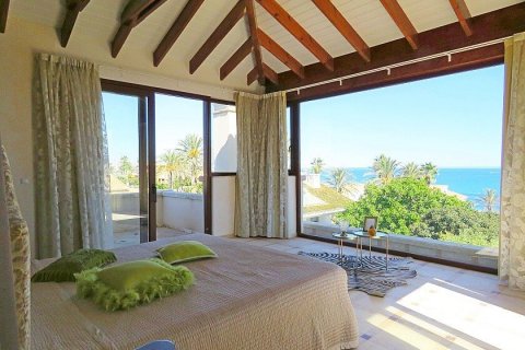 Villa for sale in Cabo Roig, Alicante, Spain 7 bedrooms, 600 sq.m. No. 29039 - photo 18