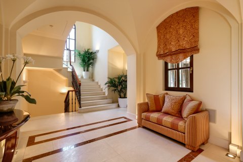 Villa for sale in Benahavis, Malaga, Spain 5 bedrooms, 1025 sq.m. No. 29820 - photo 21