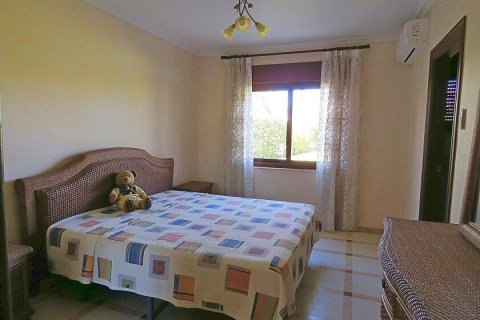 Villa for sale in Cabo Roig, Alicante, Spain 7 bedrooms, 600 sq.m. No. 29039 - photo 22