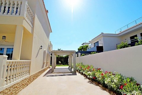 Villa for sale in Cabo Roig, Alicante, Spain 5 bedrooms, 250 sq.m. No. 29547 - photo 5